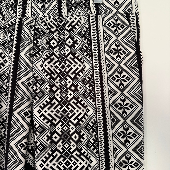 Hot Kiss Plus Size 2X Printed Leggings | Stretch Boho Geometric Soft Leggings - Picture 3 of 5